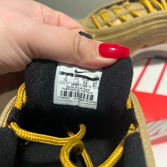 Nike Air Max 97 Gold Sneakers - Picture 6 of 6